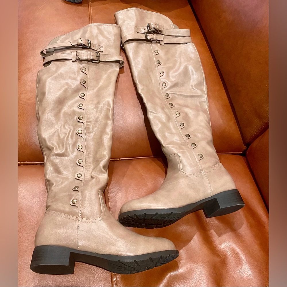 Brand new Just Fab boots